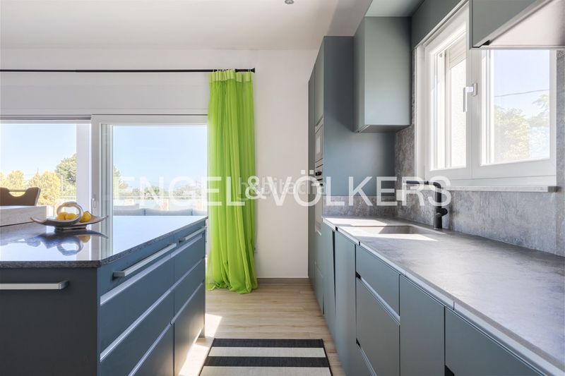 Foto 7dd64863-b944-4491-b77c-4a1a36a3abec. Casa amb calefacció aparcament piscina a El Montgó Dénia