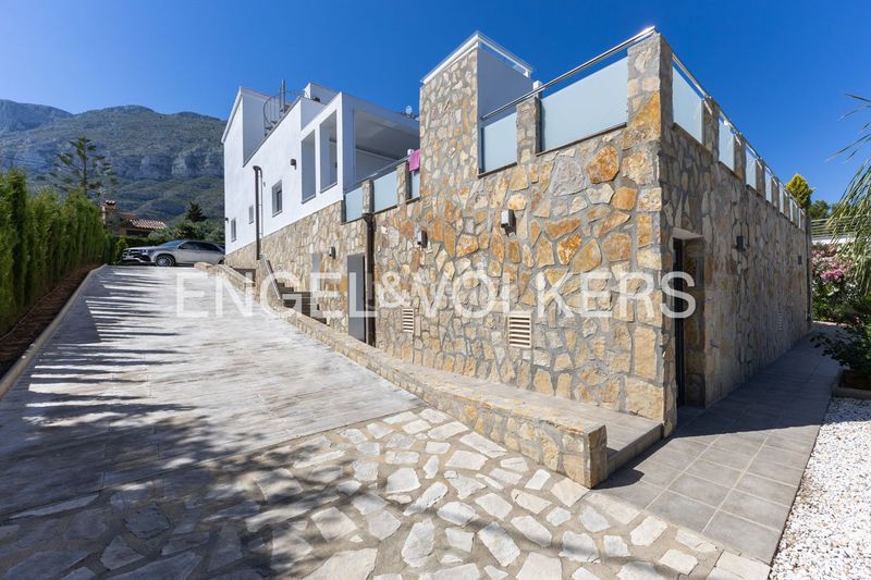 Foto 931436e8-1e4a-4d40-9dd6-1366a8701ae7. Casa amb calefacció aparcament piscina a El Montgó Dénia