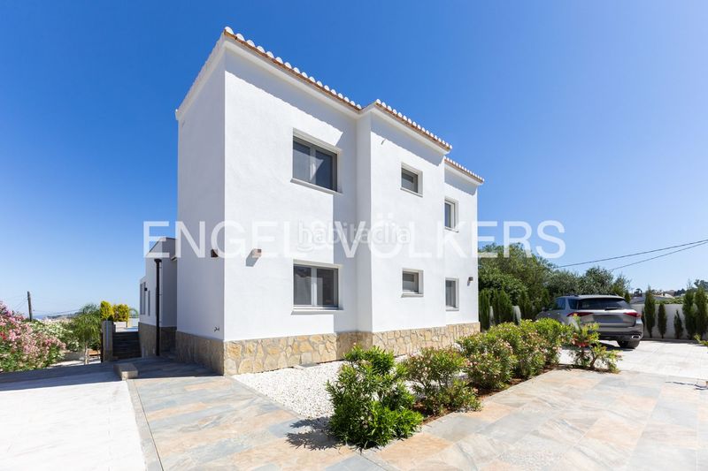 Foto 9e717c70-b2b0-4998-984d-af0f6b0f9b9e. Casa amb calefacció aparcament piscina a El Montgó Dénia