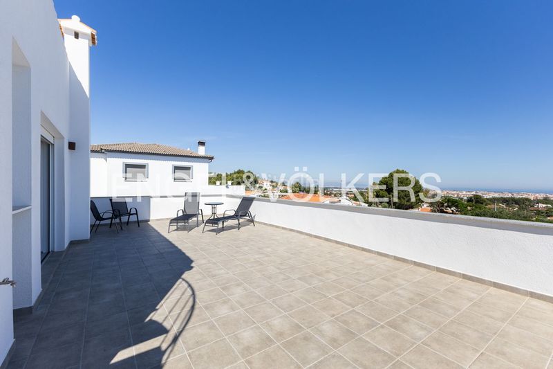 Foto b6ad7a0a-8ecd-4c64-a083-490fec5ec2ab. Casa amb calefacció aparcament piscina a El Montgó Dénia