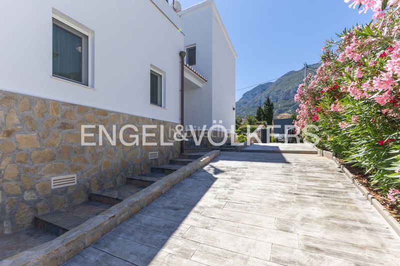 Foto f783630e-ebbf-4283-aab3-561c99b4ef46. Casa amb calefacció aparcament piscina a El Montgó Dénia