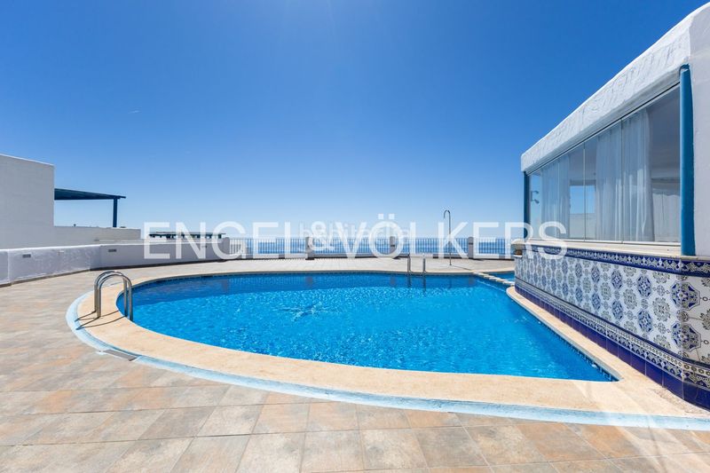 Foto 98108af5-733a-4a9e-b2e4-f69a330318fb. Casa adossada amb calefacció aparcament piscina a Peñíscola