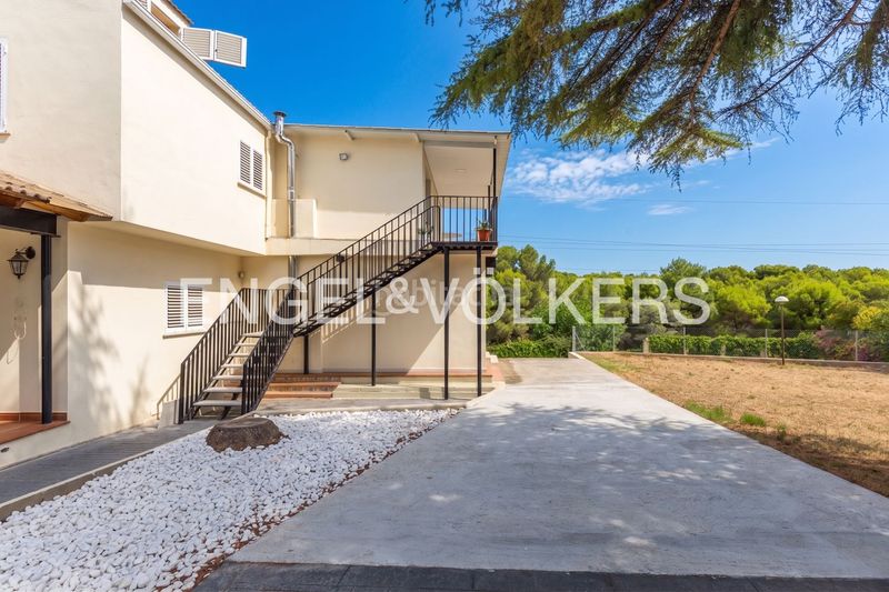 Foto b032a3ee-c5a3-456f-8cf6-02b6521e8593. Casa amb calefacció aparcament piscina a El Vedat - Santa Apolonia Torrent