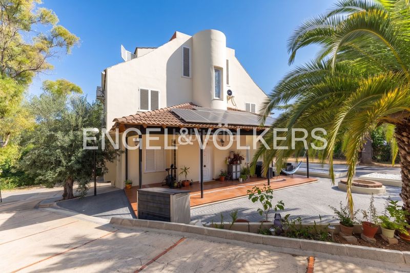 Foto b5ffc113-de61-447d-935d-34223cc2af19. Casa amb calefacció aparcament piscina a El Vedat - Santa Apolonia Torrent