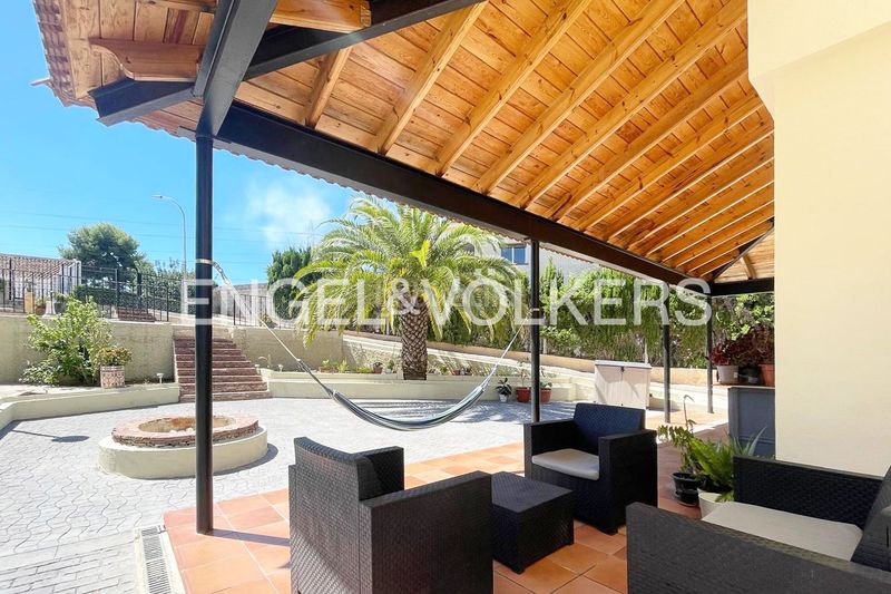 Foto bbb0d039-a865-4ee3-b75c-37c7a651ceff. Casa amb calefacció aparcament piscina a El Vedat - Santa Apolonia Torrent