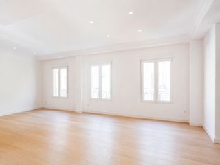 Lloguer Pis  Calle abadia de, c. de san martín. Exclusiva vivienda sin amueblar en el centro de valencia