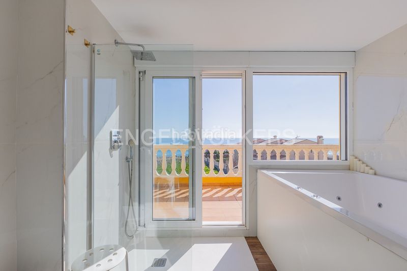Foto 5f7b7394-8863-4016-a2d8-e3cfd215af2a. Lloguer casa amb calefacció aparcament piscina a Cullera