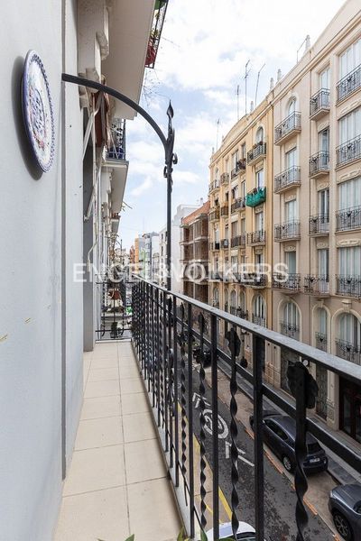 Foto ab756087-f989-43b3-b5a1-e8c762334167. Lloguer pis amb calefacció a Russafa Valencia