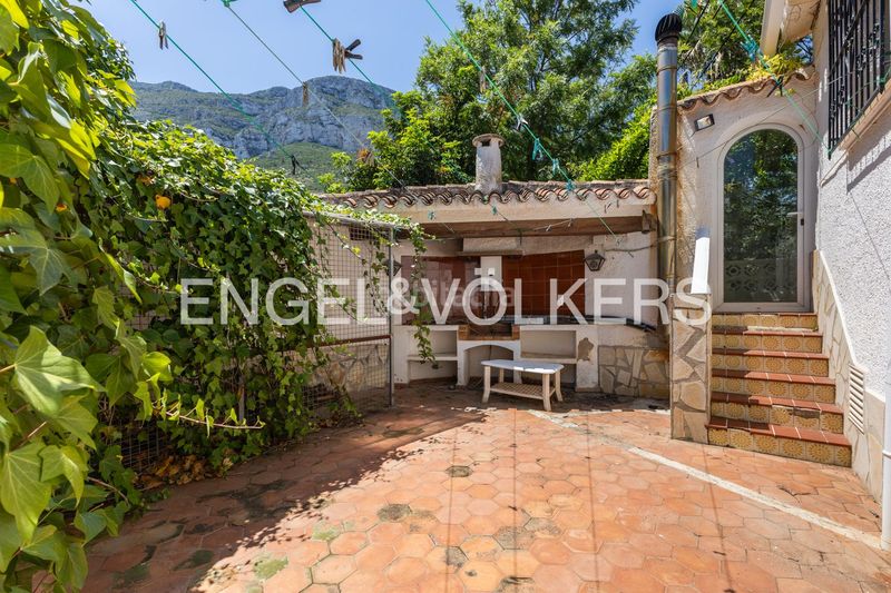 Foto 4b460a68-1b45-4513-8ac2-f62a9185a2cc. Casa amb calefacció aparcament piscina a El Montgó Dénia