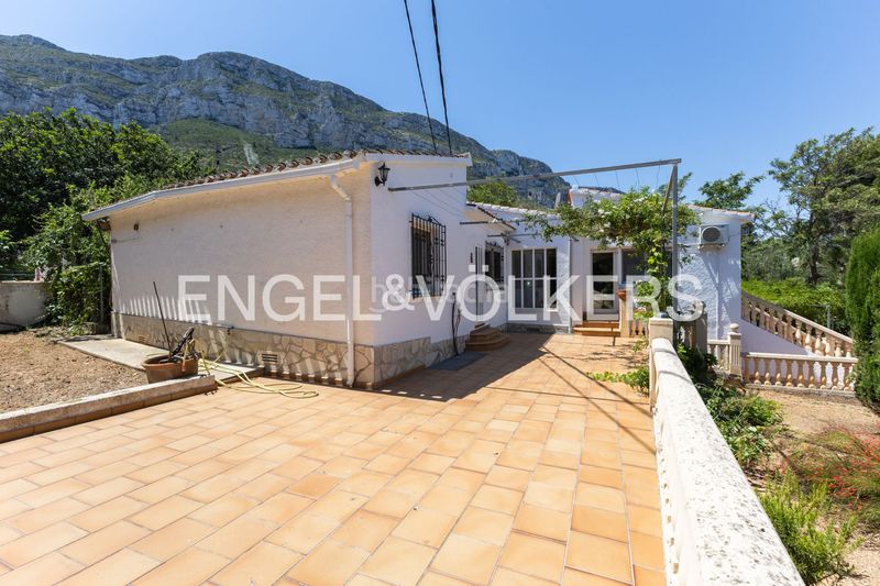 Foto 56d48ff9-465a-4039-9747-599a05a5959c. Casa amb calefacció aparcament piscina a El Montgó Dénia