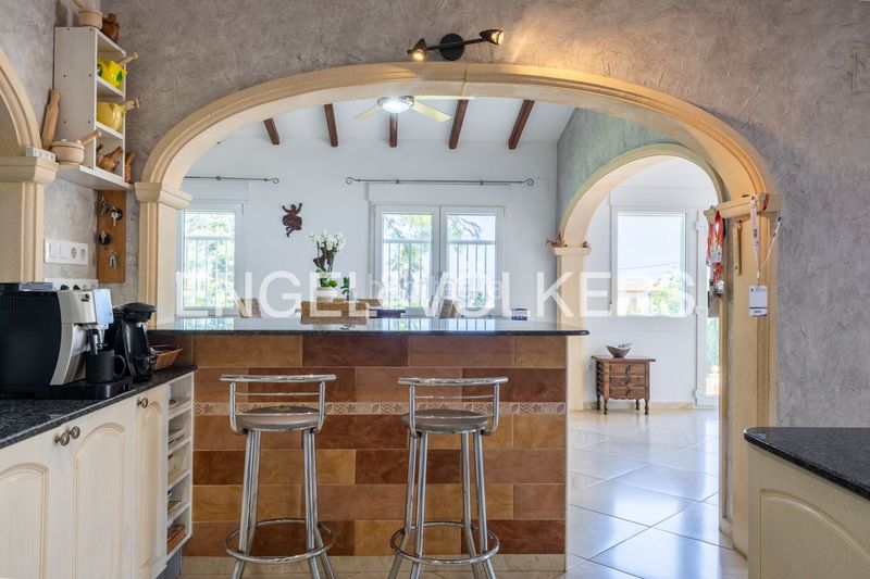 Foto 6059d006-ae6b-4d42-b8af-bcaff71583a2. Casa amb calefacció aparcament piscina a El Montgó Dénia