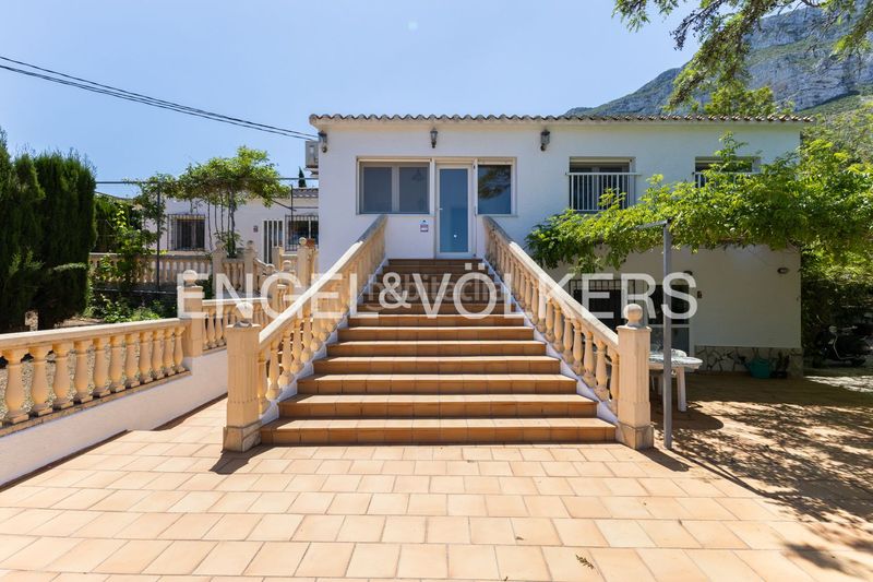 Foto 9e8f2a4e-8cd9-4a27-84ac-7279512f00f1. Casa amb calefacció aparcament piscina a El Montgó Dénia