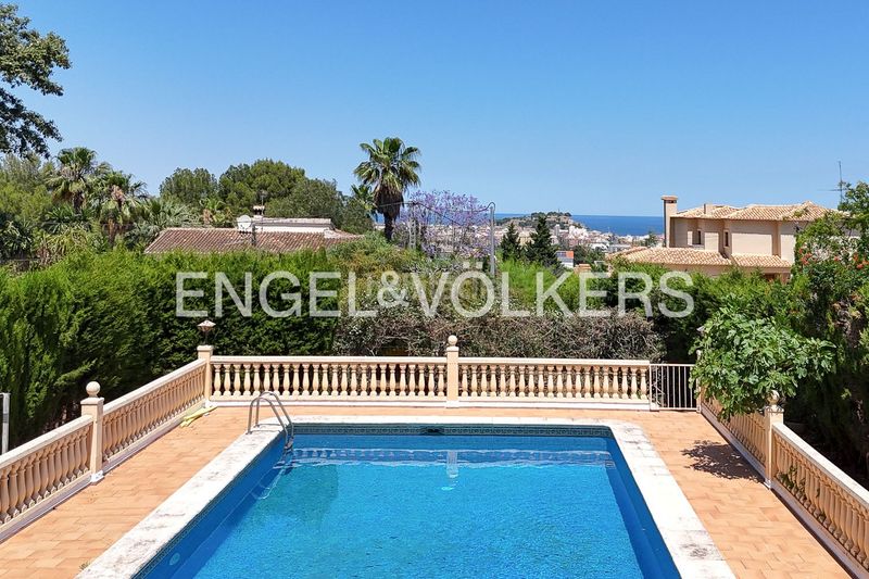 Foto b83dd156-8ecb-4c29-a990-590bade71cfd. Casa amb calefacció aparcament piscina a El Montgó Dénia