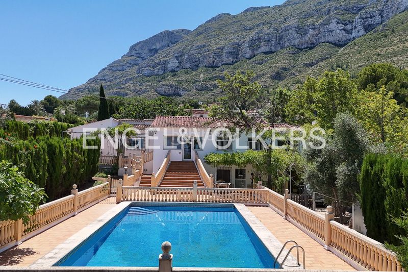 Foto df245cf5-c14e-470f-92b9-73ff012273da. Casa amb calefacció aparcament piscina a El Montgó Dénia