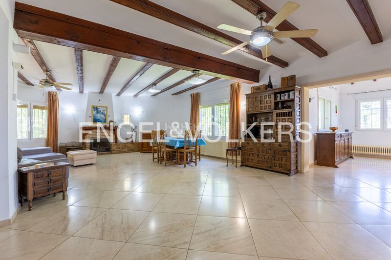Foto e06e771f-d34e-4fb0-83f4-bef3e78ea84d. Casa amb calefacció aparcament piscina a El Montgó Dénia