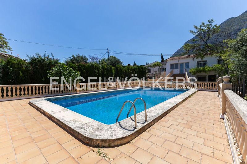 Foto f4aa814a-2d64-49bc-b173-4c3586748f8b. Casa amb calefacció aparcament piscina a El Montgó Dénia