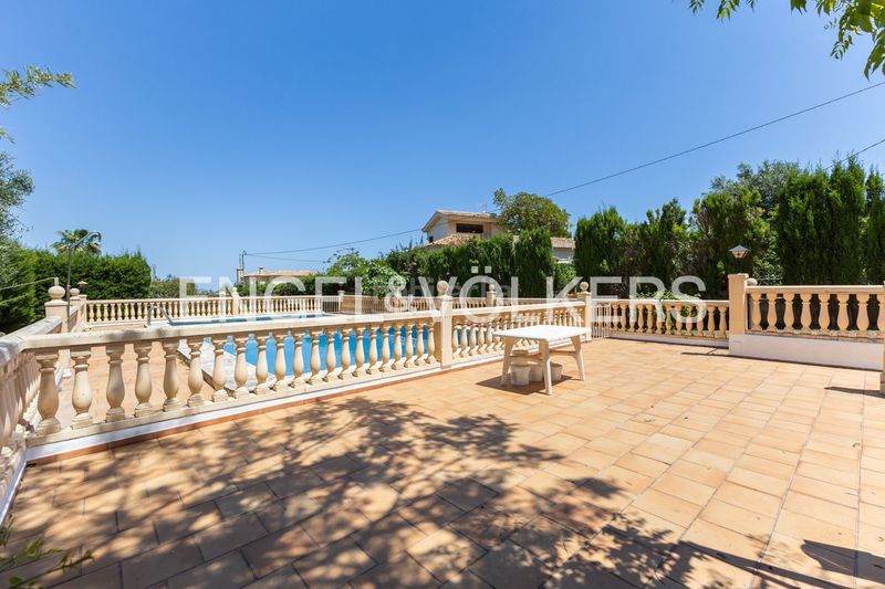Foto fdc11d08-1b21-46e2-8f28-37a1b3cac67f. Casa amb calefacció aparcament piscina a El Montgó Dénia