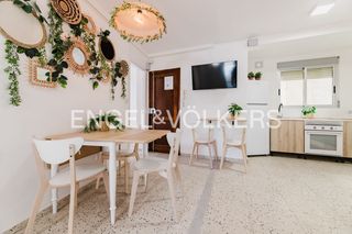 Rent Flat  Carrer del marí blas de lezo. Piso de 5 habitaciones en poblados marítimos  disponible desde 1