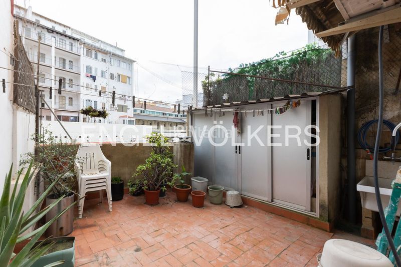 Foto 4c6db343-7f3a-4f13-a2b9-6105038b7582. Casa amb calefacció a Russafa Valencia