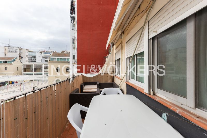 Foto 57f7b5cb-ee1f-4091-a646-b7de9c66079d. Casa amb calefacció a Russafa Valencia