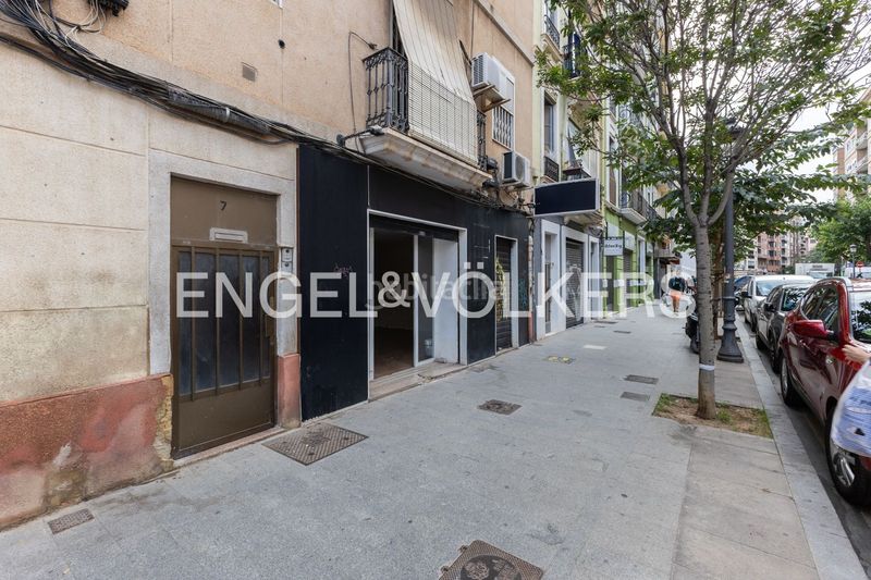Foto b8b9edee-35bf-4fe0-9de9-33bece3a4e82. Casa amb calefacció a Russafa Valencia