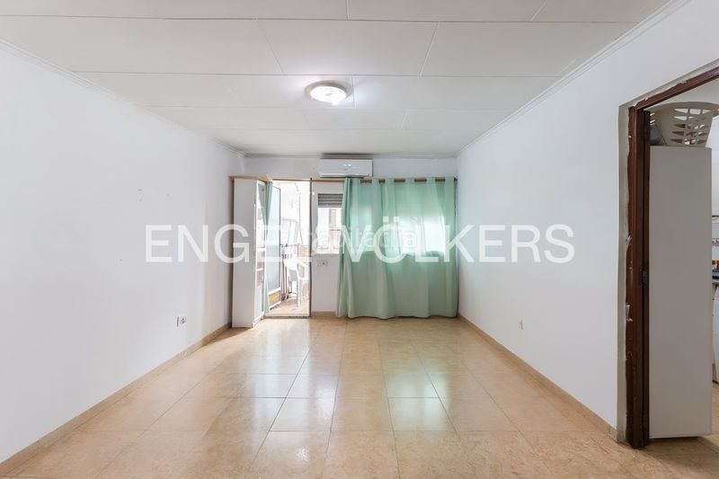Foto c6b09423-609a-4356-8539-34efe4e42906. Casa amb calefacció a Russafa Valencia