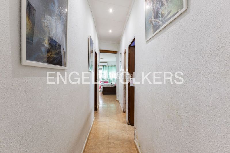 Foto cc806f46-48b7-4959-9100-dd5c6cd66051. Casa amb calefacció a Russafa Valencia