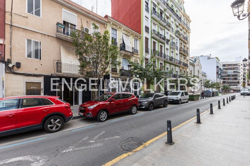 Foto cfd01815-fd17-40d1-838f-86f19a957cdf. Casa amb calefacció a Russafa Valencia