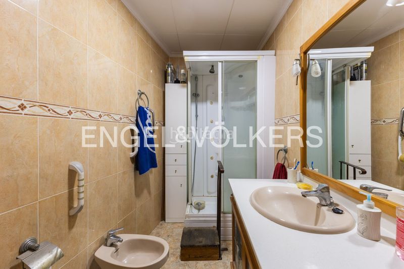 Foto e8d73c2d-4b67-4a76-b563-c4b22a416482. Casa amb calefacció a Russafa Valencia