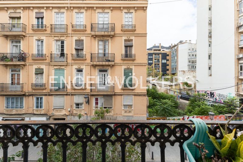 Foto f2202383-48ff-4503-ac4d-32114ea6bc25. Casa amb calefacció a Russafa Valencia