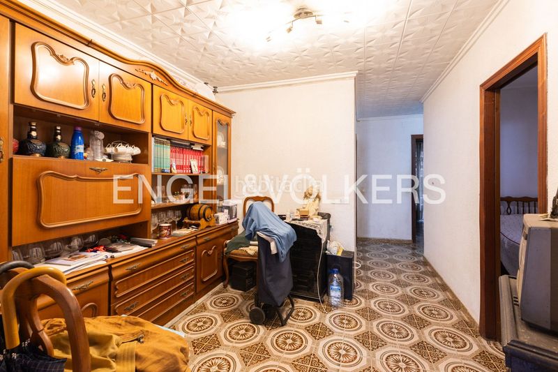 Foto f6024cc2-46fc-4d11-9544-7e1faa0f76b7. Casa amb calefacció a Russafa Valencia