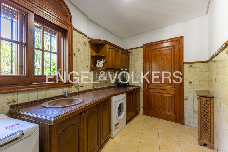 Foto 129e60fd-2d37-4570-986f-7f4c7138f8b2. Casa amb calefacció aparcament piscina a Casas Verdes Paterna