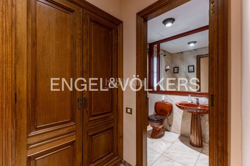 Foto 5123c88b-bf05-4d13-9317-7668389270fb. Casa amb calefacció aparcament piscina a Casas Verdes Paterna