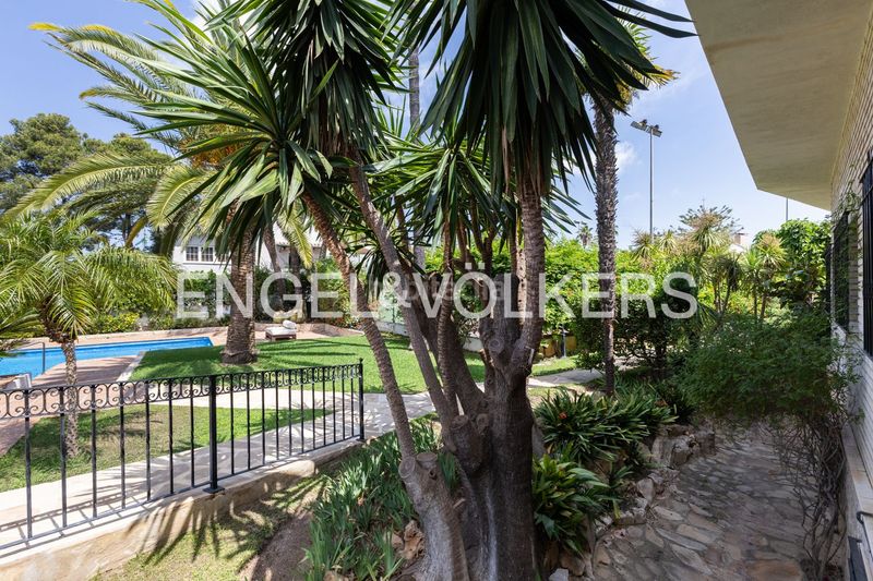 Foto 580dfdf7-dc69-4dbc-a06d-3ed6f920889f. Casa amb calefacció aparcament piscina a Casas Verdes Paterna