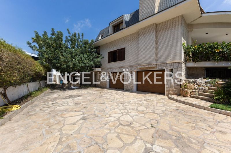 Foto b1a9915d-0e89-4d73-94e9-8e21cd26b813. Casa amb calefacció aparcament piscina a Casas Verdes Paterna