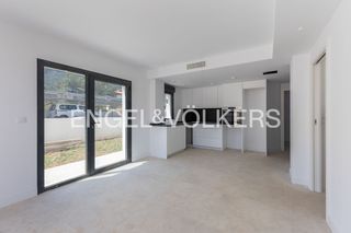 Pis a El Montgó. Exclusiva planta baja con 227 m de jardín privado junto al montg