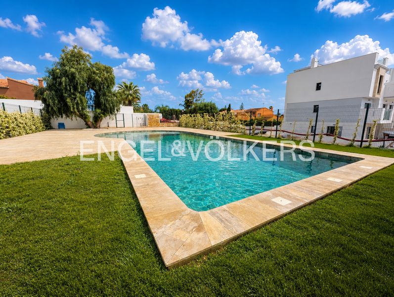 Foto d05e37e8-1400-4972-9ab4-9bcbd57908e8. Pis amb calefacció piscina a El Montgó Dénia