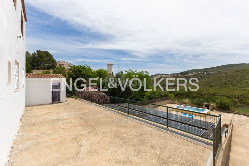 Foto 44e524d0-e0c5-4d65-ad8c-e0966d4d86c5. Casa amb calefacció aparcament piscina a Turís