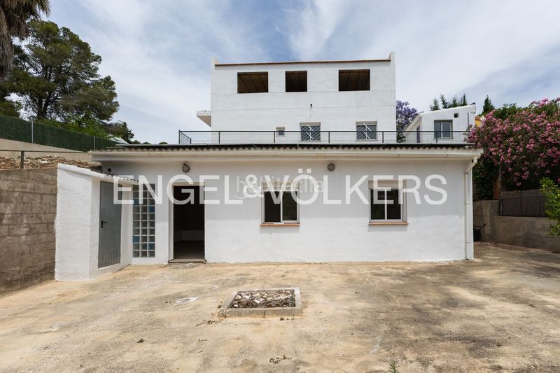 Foto 68826f0a-9245-40d4-9bd2-9e218e938a69. Casa amb calefacció aparcament piscina a Turís