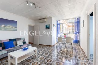 Etagenwohnung  Carrer de l'enginyer rafael janini. Inversión premium junto a las universidades! piso de 4 amplios d