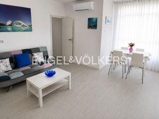 Pis  Carrer de l'enginyer rafael janini. Inversión premium junto a las universidades! piso de 4 amplios d