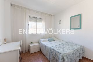 Flat  Carrer de l'enginyer rafael janini. Inversión premium junto a las universidades! piso de 4 amplios d