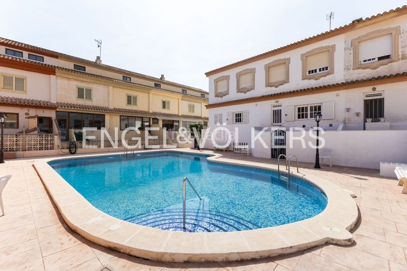 Foto 42321ef6-80a6-4e94-9157-782a07711f97. Casa amb calefacció aparcament piscina a El Perelló Sueca
