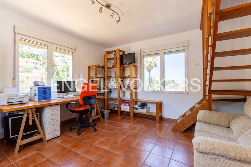 Foto 4f2d212e-9f99-40f0-8a2f-e0daddc1416a. Casa amb calefacció aparcament piscina a El Montgó Dénia