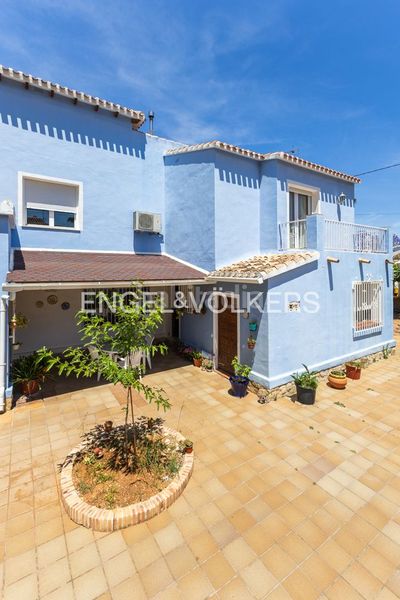 Foto 778aad72-b4fe-46e5-9101-31efda6993f4. Casa amb calefacció aparcament piscina a El Montgó Dénia