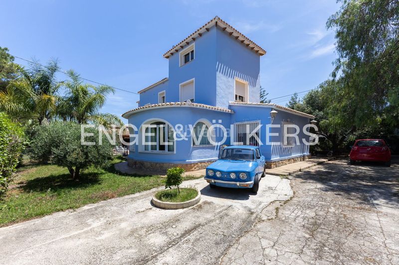 Foto 7ae2a3e3-29c2-4f98-aa81-541d06f68ef8. Casa amb calefacció aparcament piscina a El Montgó Dénia