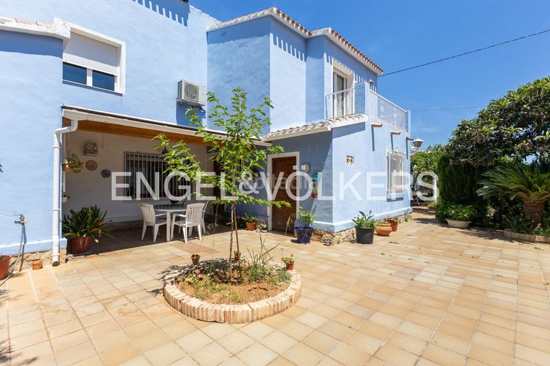 Foto a119b91a-9260-470f-8a07-1ce70b3788f5. Casa amb calefacció aparcament piscina a El Montgó Dénia