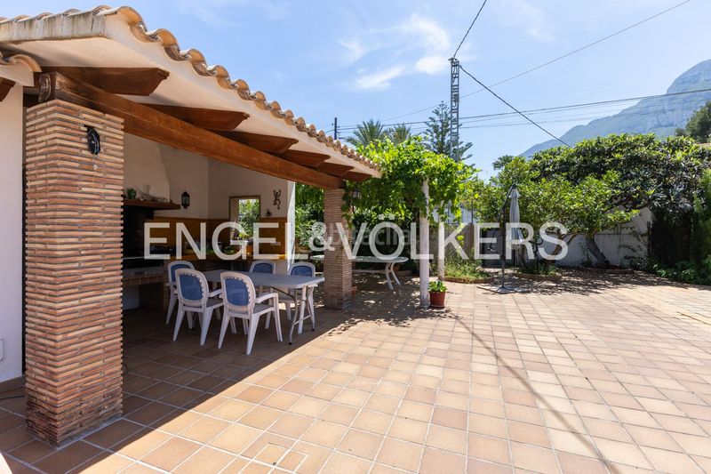 Foto c21c2689-fdc3-43ea-9894-787fad1d7a46. Casa amb calefacció aparcament piscina a El Montgó Dénia