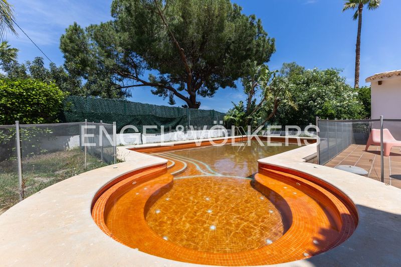 Foto fdaa0fb6-254a-4c98-8932-4baded2b7c8a. Casa amb calefacció aparcament piscina a El Montgó Dénia