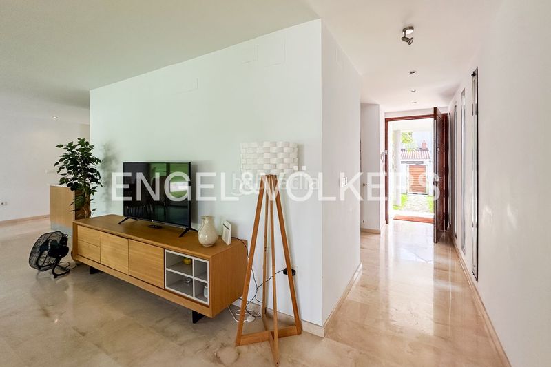 Foto 0453794a-e9fc-4a44-b58b-9905fd03e1b6. Alquiler casa excepcional residencia de lujo con piscina privada en Sagunt